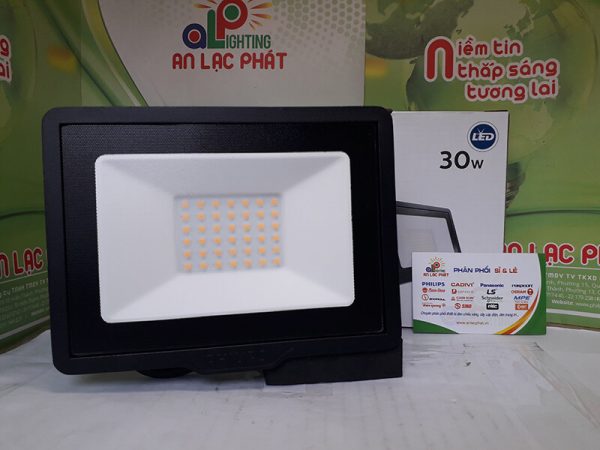 Hình ảnh đèn led pha 30w BVP150 LED27 G2 GM bền bỉ, tuổi thọ cao